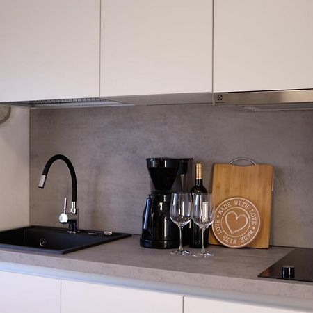 Apartment House Bucul มาลีโลชินจ์ ภายนอก รูปภาพ