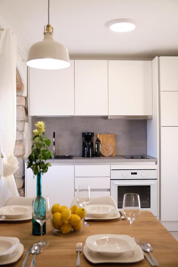 Apartment House Bucul มาลีโลชินจ์ ภายนอก รูปภาพ